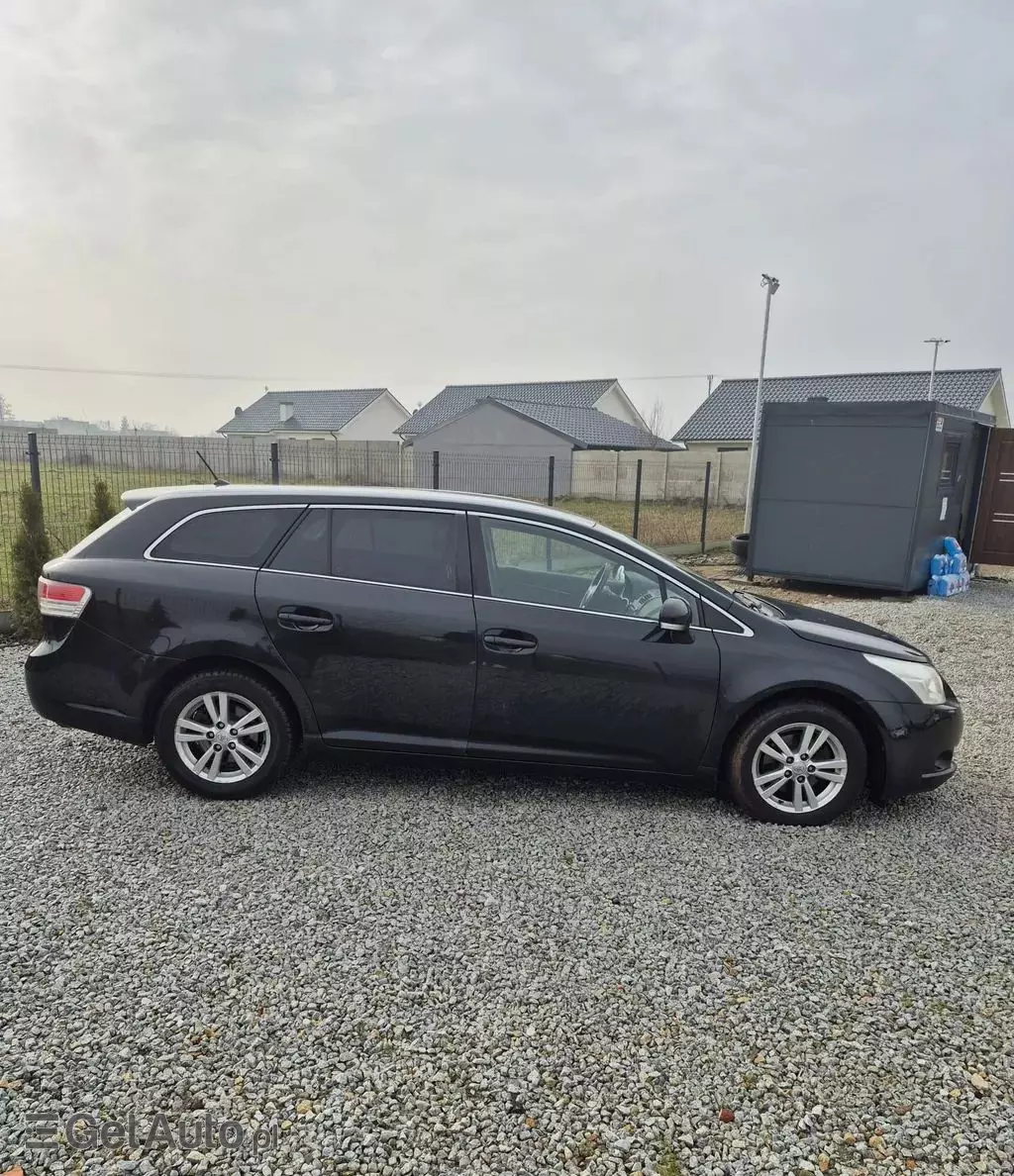 TOYOTA Avensis 