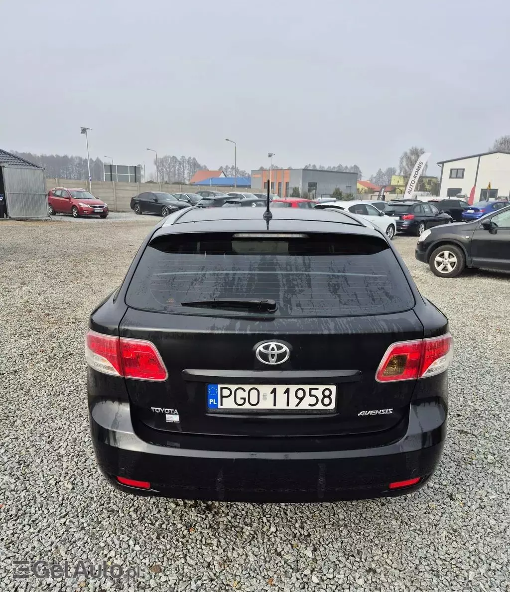 TOYOTA Avensis 