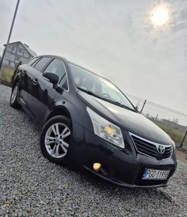 TOYOTA Avensis 