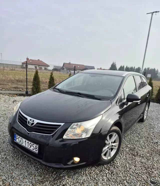 TOYOTA Avensis 