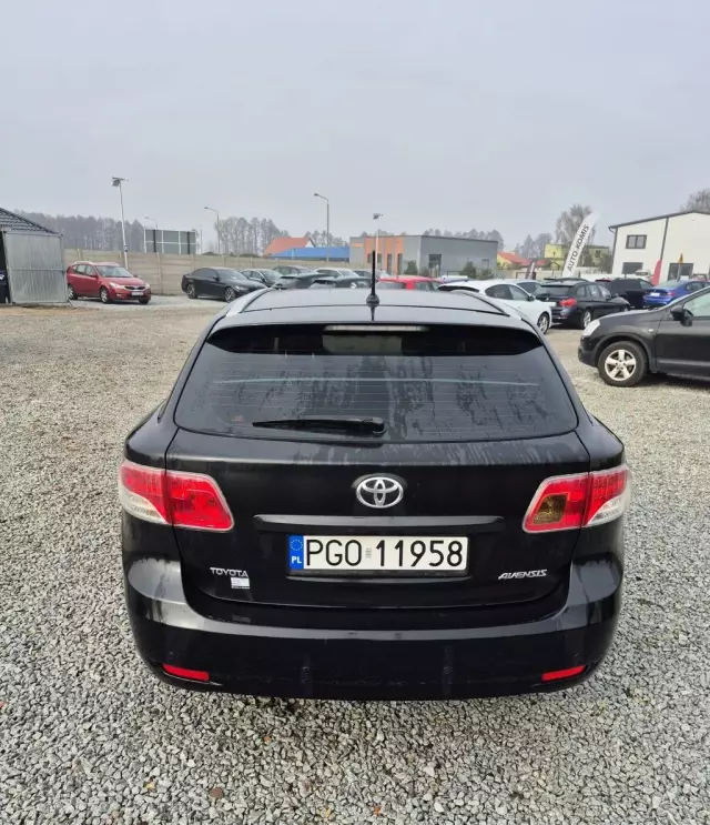 TOYOTA Avensis 
