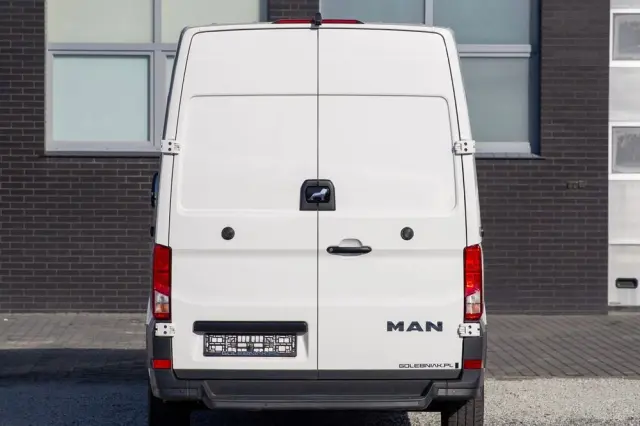 MAN TGE długi 140KM *AUTOMAT* furgon 