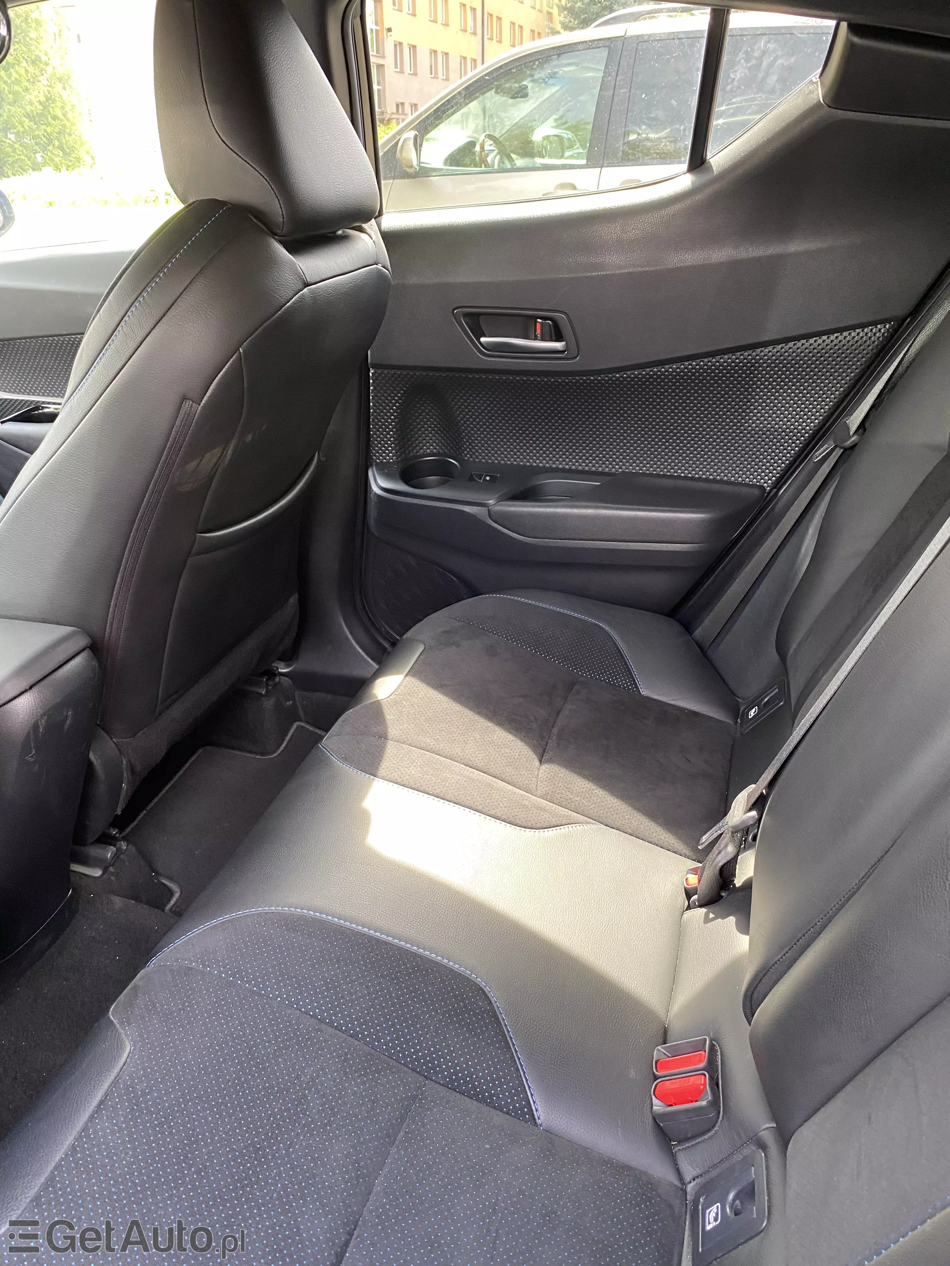 TOYOTA C-HR Selection CVT