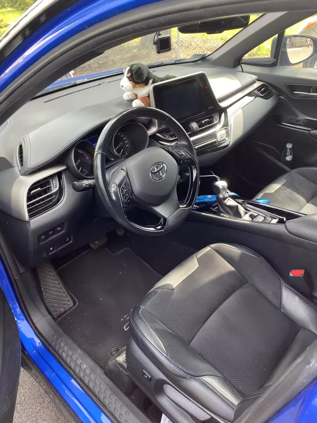 TOYOTA C-HR Selection CVT