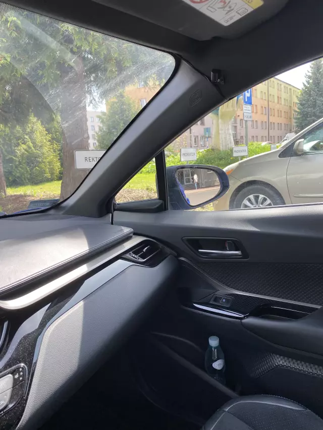 TOYOTA C-HR Selection CVT