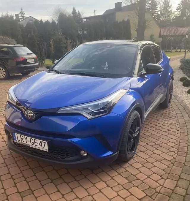 TOYOTA C-HR Selection CVT
