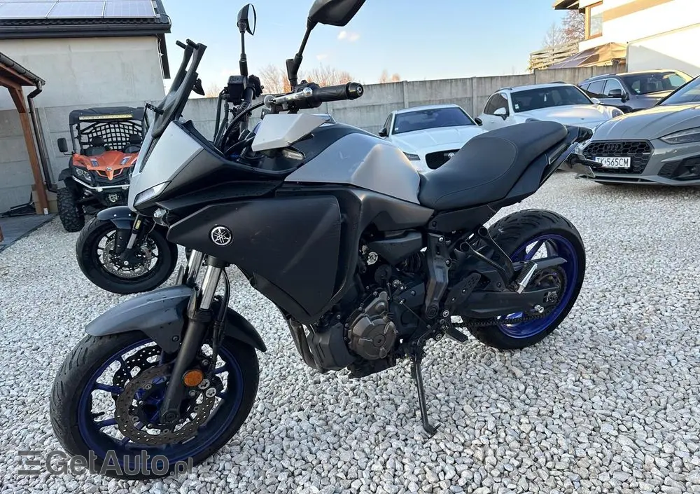 YAMAHA MT 