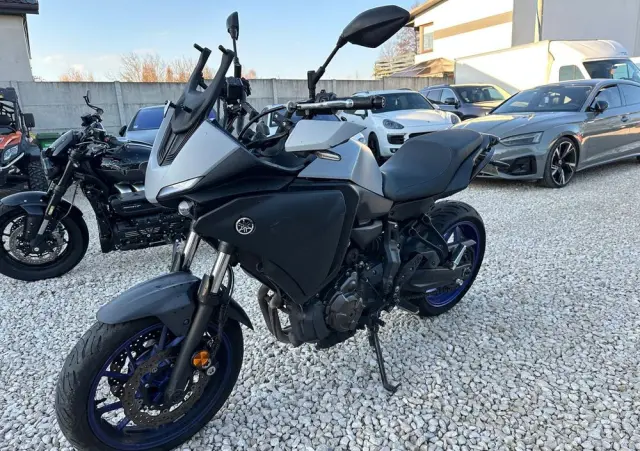 YAMAHA MT 