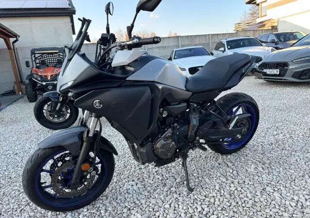 YAMAHA MT 