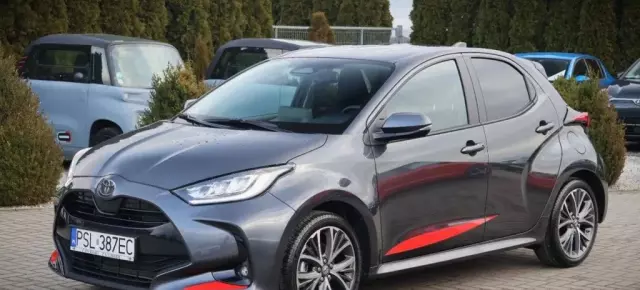 TOYOTA Yaris 