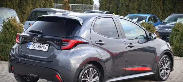 TOYOTA Yaris 