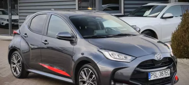 TOYOTA Yaris 