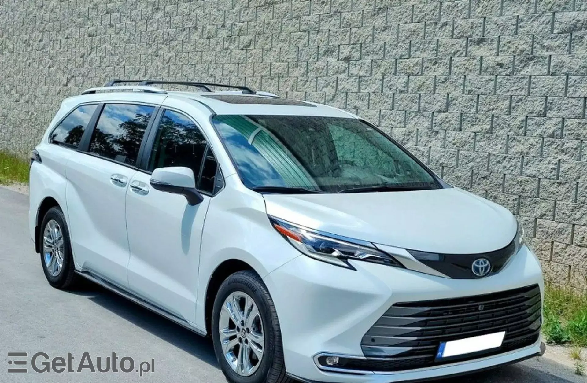 TOYOTA Sienna 
