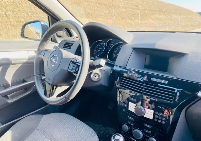OPEL Astra 1.8 Edition 111 Jahre