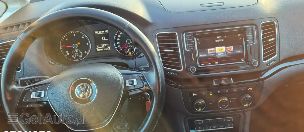 VOLKSWAGEN Sharan 2.0 TDI DSG (BlueMotion Technology) Highline