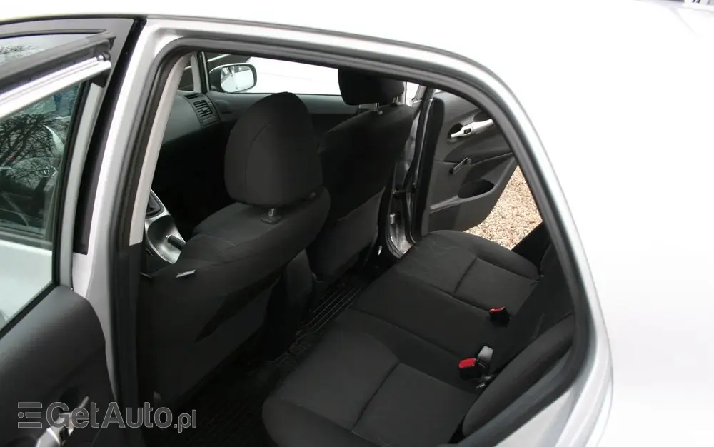 TOYOTA Auris 1.33 VVT-i