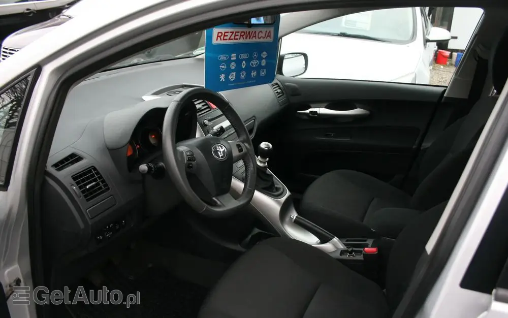TOYOTA Auris 1.33 VVT-i
