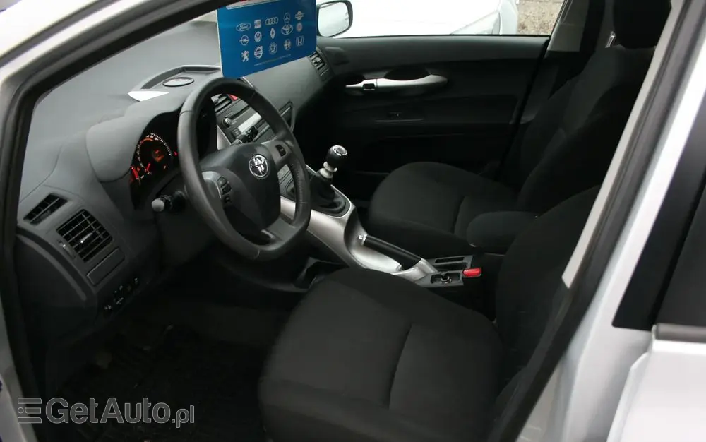 TOYOTA Auris 1.33 VVT-i