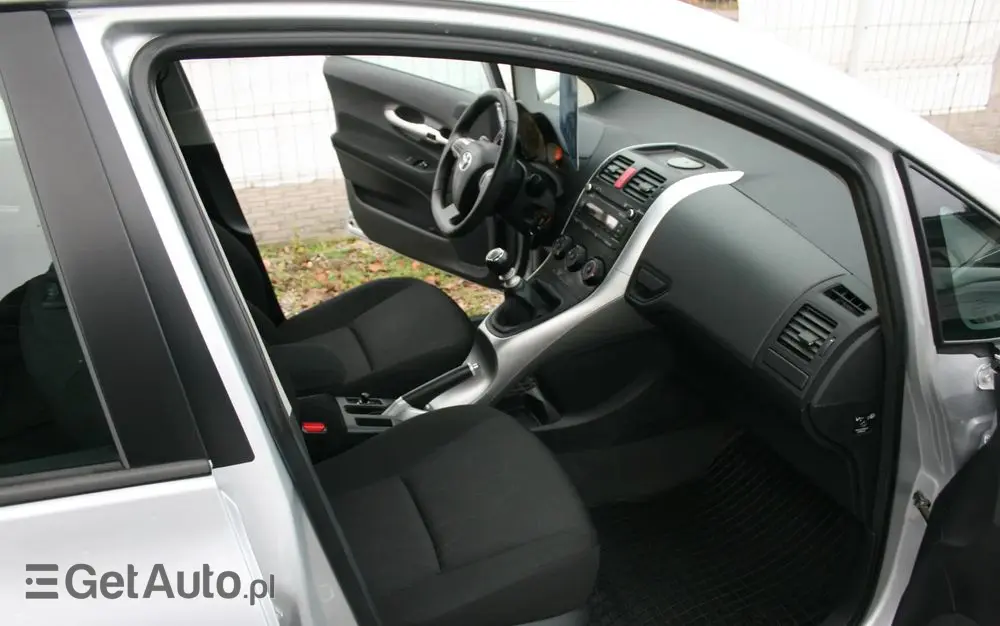 TOYOTA Auris 1.33 VVT-i