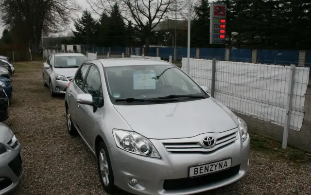 TOYOTA Auris 1.33 VVT-i