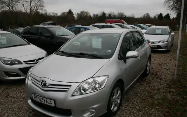 TOYOTA Auris 1.33 VVT-i
