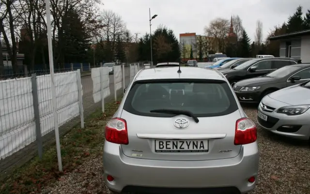 TOYOTA Auris 1.33 VVT-i