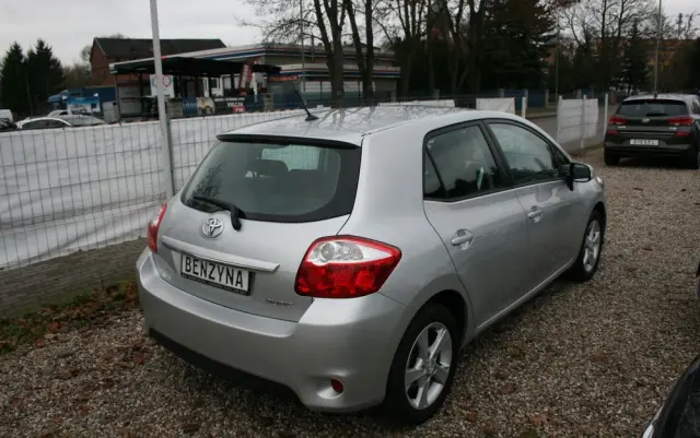 TOYOTA Auris 1.33 VVT-i