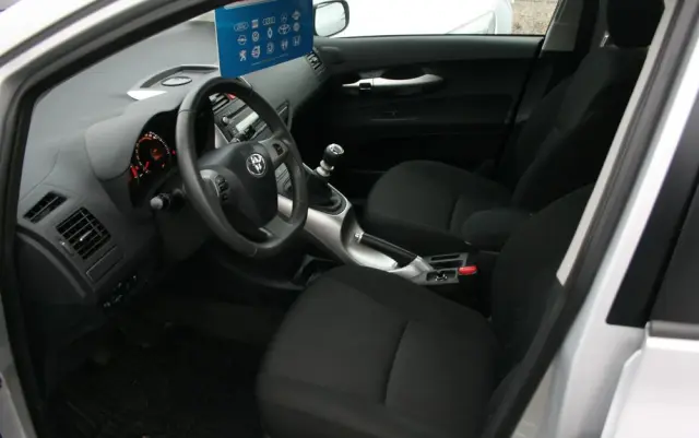 TOYOTA Auris 1.33 VVT-i