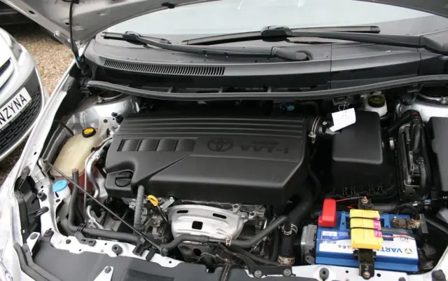 TOYOTA Auris 1.33 VVT-i