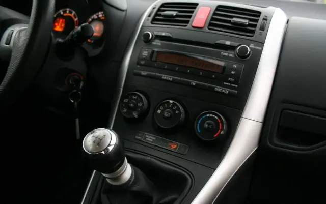 TOYOTA Auris 1.33 VVT-i