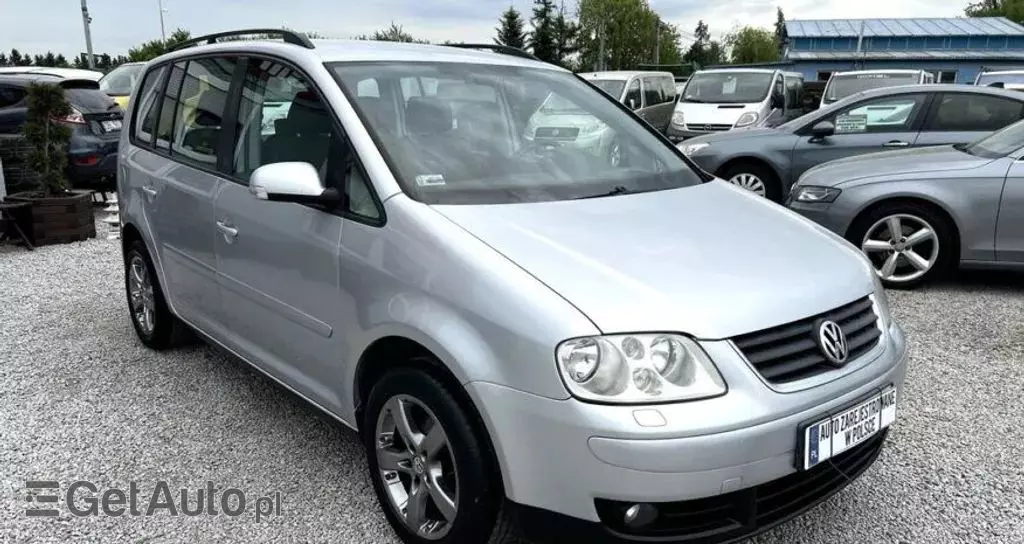 VOLKSWAGEN Touran 