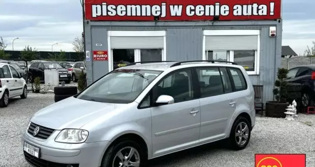 VOLKSWAGEN Touran 