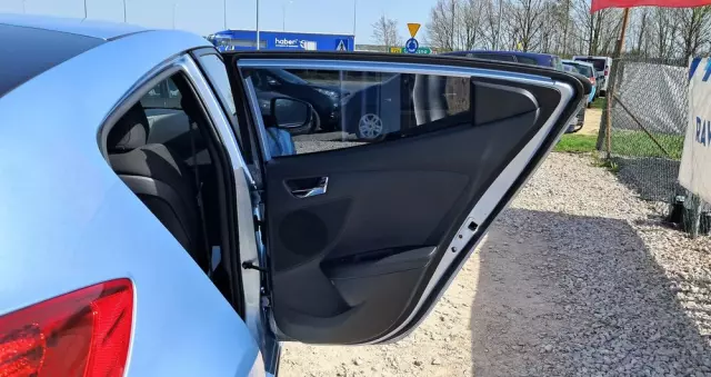 HYUNDAI Veloster 1.6 blue Style