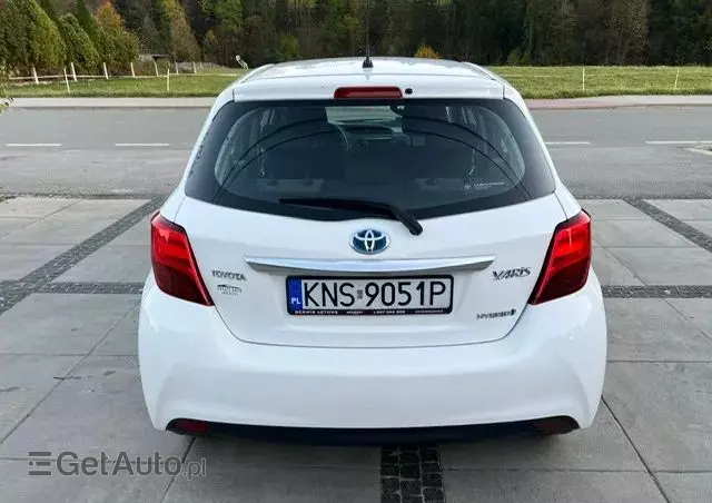 TOYOTA Yaris Hybrid 100 Selection Passion