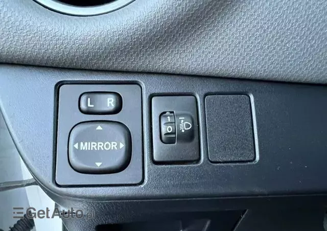 TOYOTA Yaris Hybrid 100 Selection Passion