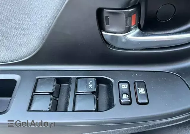 TOYOTA Yaris Hybrid 100 Selection Passion