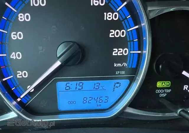 TOYOTA Yaris Hybrid 100 Selection Passion