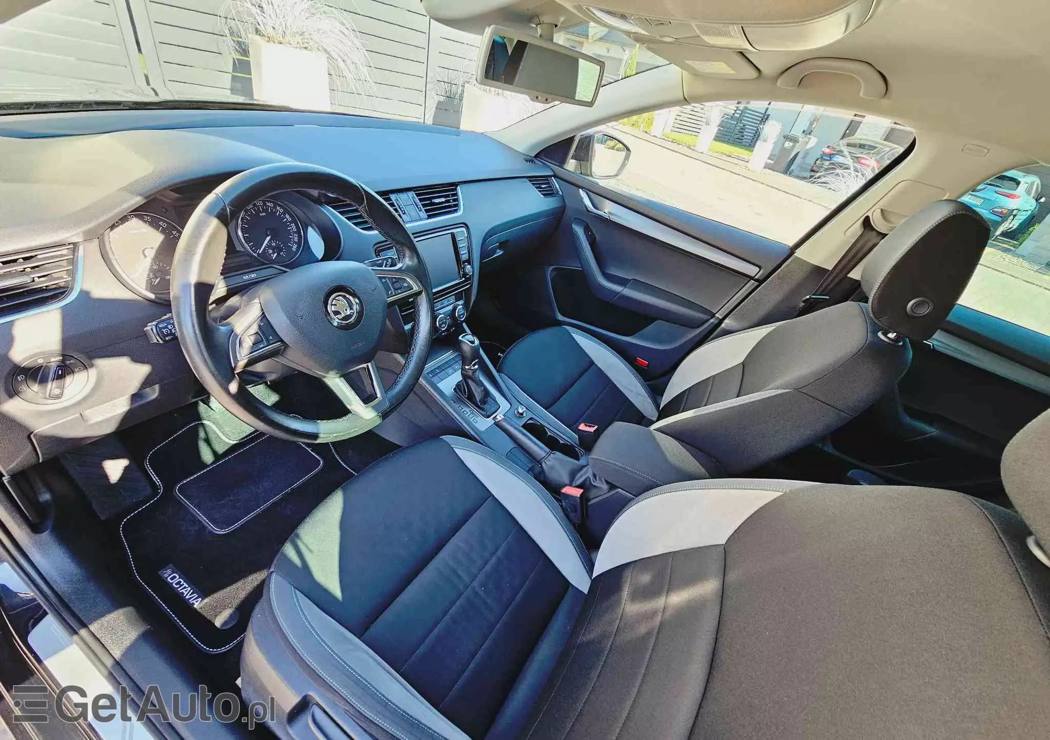 SKODA Octavia Combi 1.6 TDI (Green tec) DSG Joy