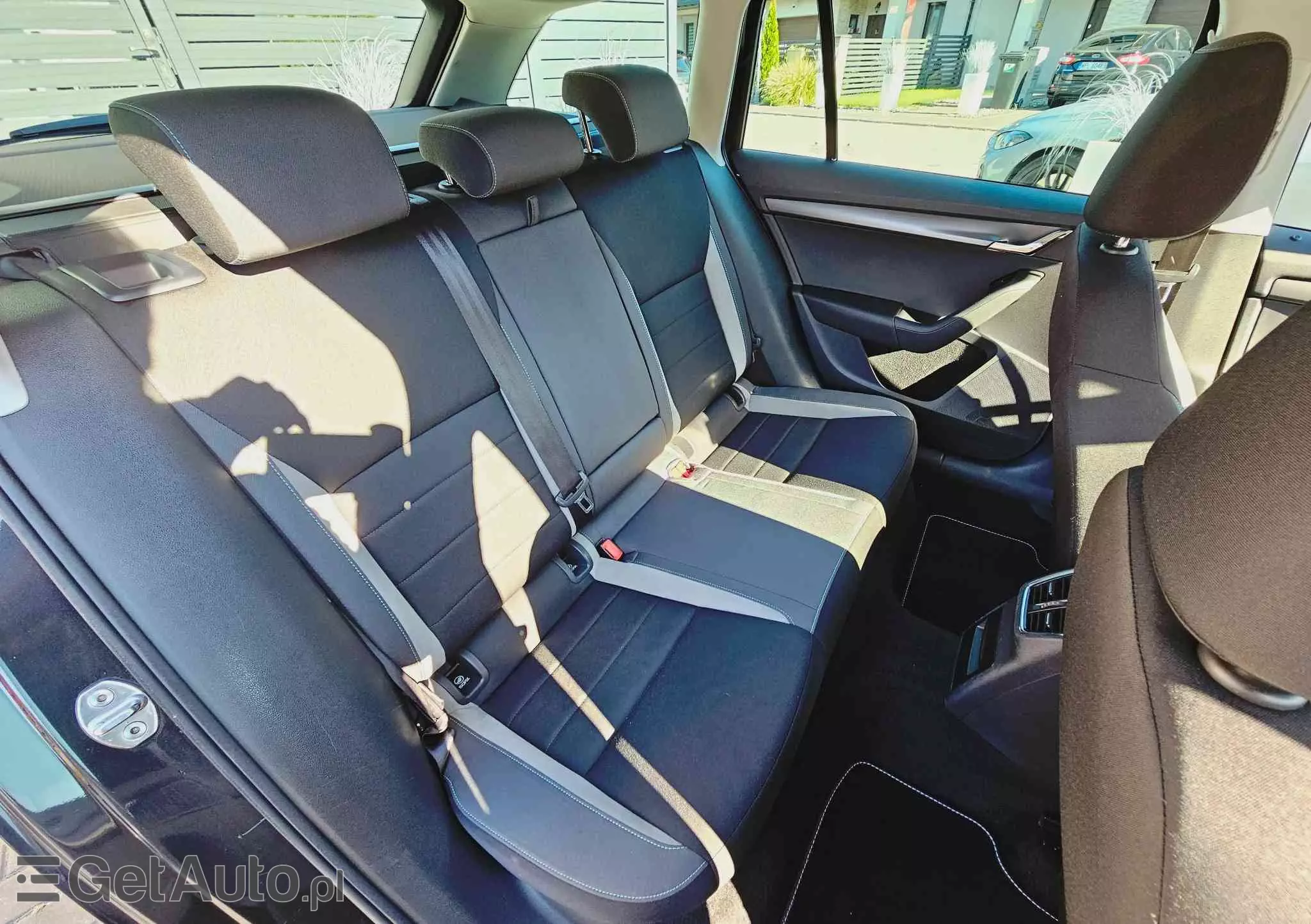 SKODA Octavia Combi 1.6 TDI (Green tec) DSG Joy