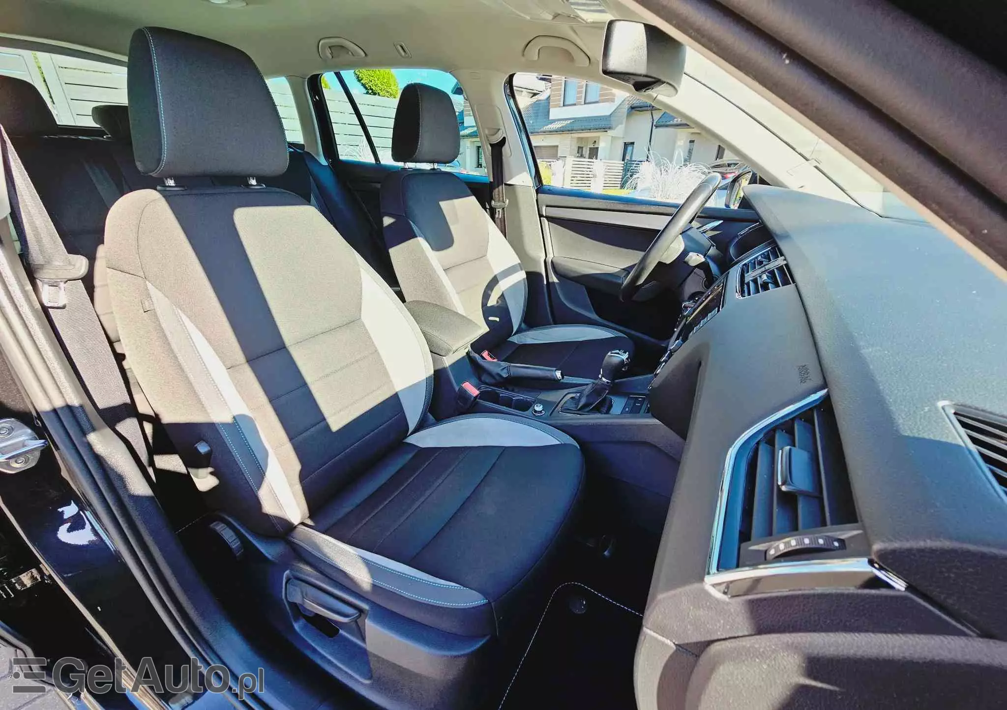 SKODA Octavia Combi 1.6 TDI (Green tec) DSG Joy