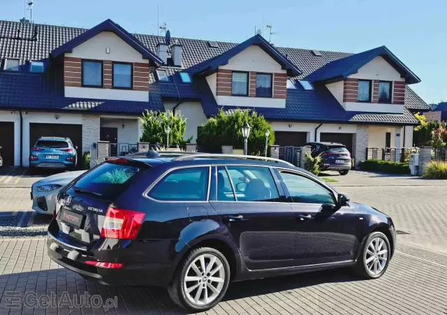 SKODA Octavia Combi 1.6 TDI (Green tec) DSG Joy