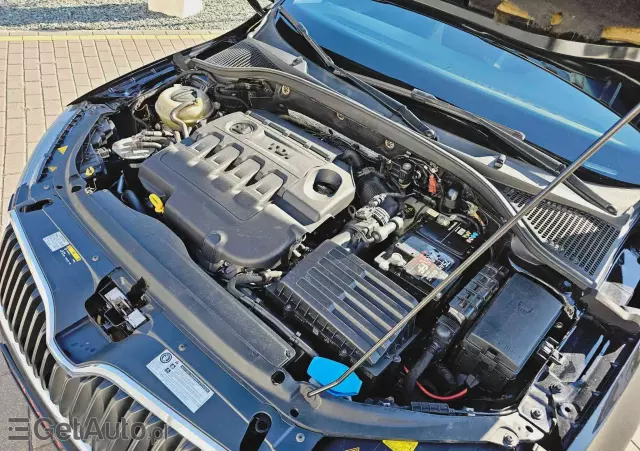 SKODA Octavia Combi 1.6 TDI (Green tec) DSG Joy