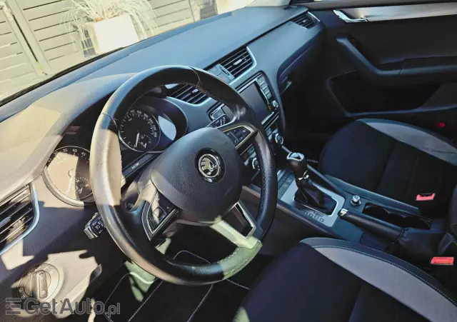 SKODA Octavia Combi 1.6 TDI (Green tec) DSG Joy