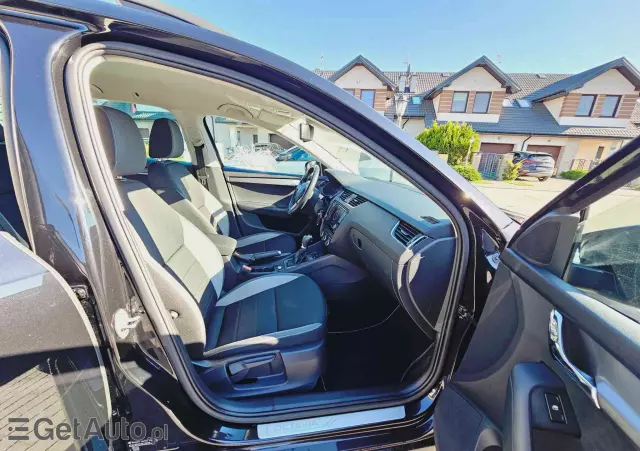 SKODA Octavia Combi 1.6 TDI (Green tec) DSG Joy