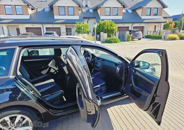 SKODA Octavia Combi 1.6 TDI (Green tec) DSG Joy