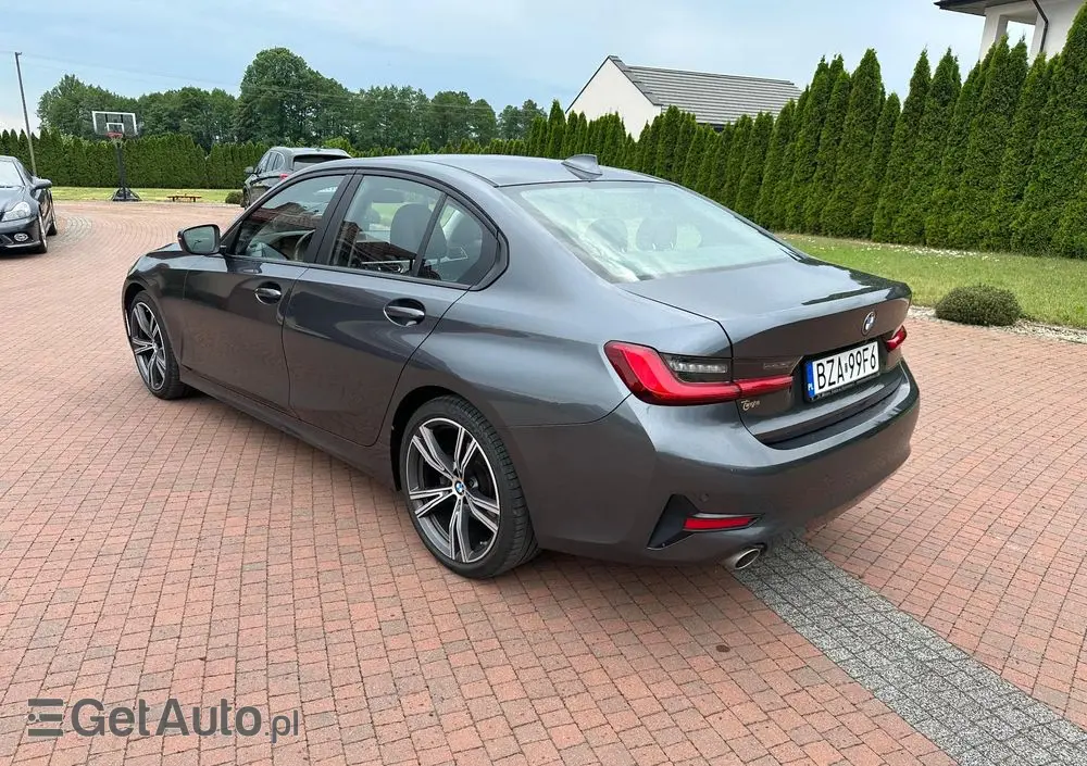 BMW Seria 3 318d Edition Luxury Line Purity