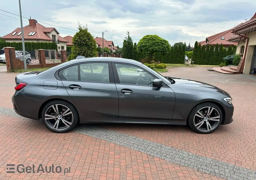 BMW Seria 3 318d Edition Luxury Line Purity