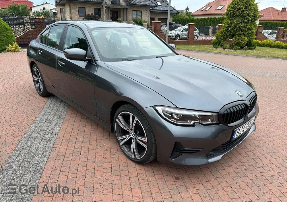 BMW Seria 3 318d Edition Luxury Line Purity