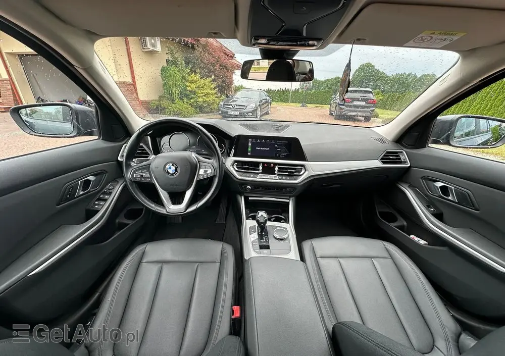 BMW Seria 3 318d Edition Luxury Line Purity