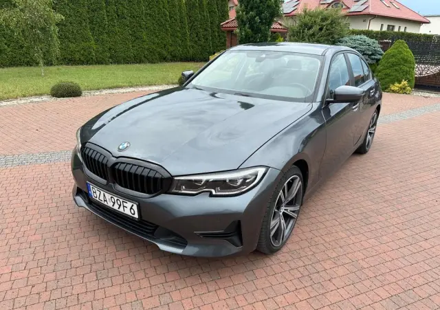 BMW Seria 3 318d Edition Luxury Line Purity